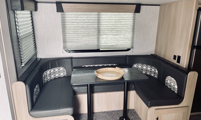 Okeechobee House | Private 2020 camper w/ dock and lake access