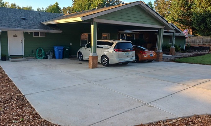 Oatfield Apartment | Private and Comfy Milwaukie Apartment