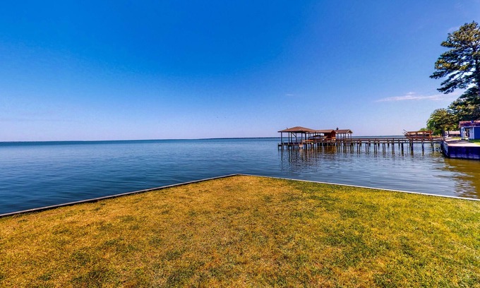 Cape Royale House | Private and serene lake-view home, beach access