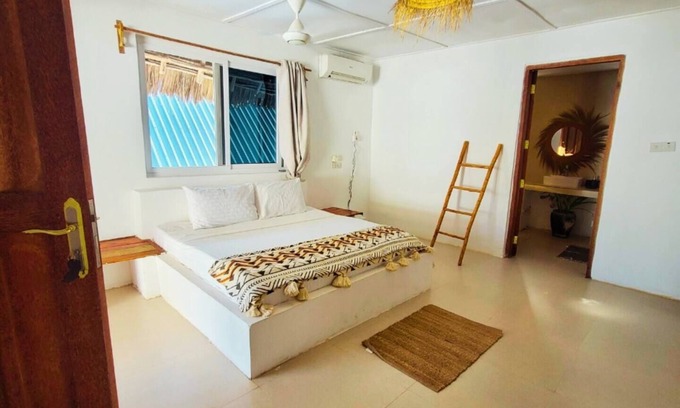 Paje Villa | Private Authentic Island Villa & pool Paje Zanzibar TV WIFI AC 90m to beach