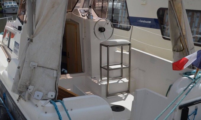 Digoin Apartment | Private Boat Stay in Charming Burgundy Town for 2