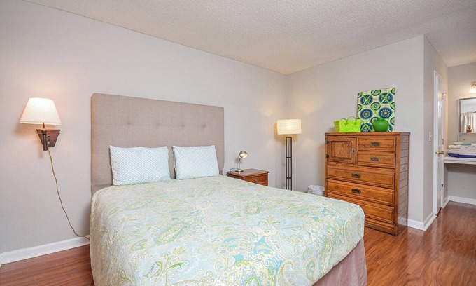 Tucker Condo | Private condo close to Atlanta, Stone Mountn, Emory with WiFi, AC in cool Tucker