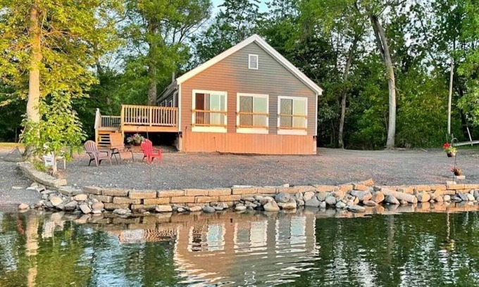 Sheldon Cottage | Private Cottage on Lake Champlain