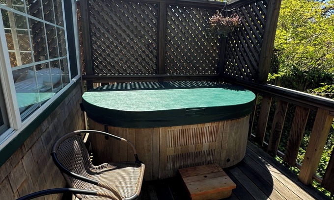 Inverness Cottage | Private Cottage Nestled in the Hills of Inverness.