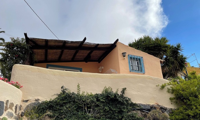 Guia de Isora Cottage | Private Cottage with shared Heatable Solar Pool, Sauna, Jacuzzi and Sea View