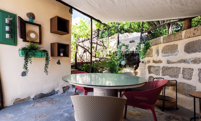 El Jaral Cottage | Private Cottage with shared Heatable Solar Pool, Sauna, Jacuzzi and Sea View