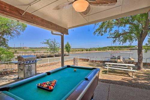 Brownwood House | Private Dock - Waterfront Lake Brownwood Gem!