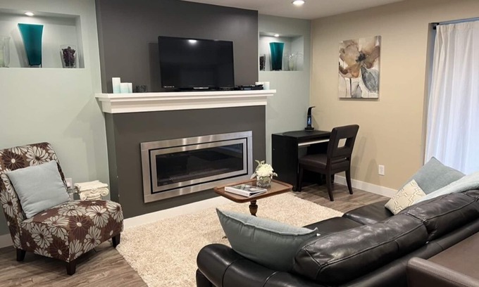 Langley House | Private Executive Suite -fully furnished-Fort Langley, British Columbia