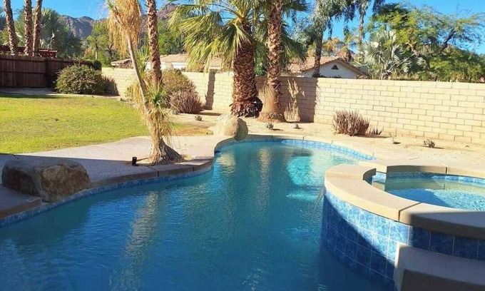 La Quinta House | Private home in Greater Palm Springs City La Quinta With Salt Water Pool and Spa