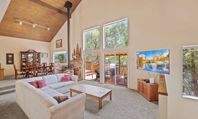 Twain Harte Cabin | Private, huge comfy cabin/Great location.