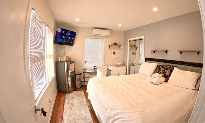 Bay Shore Apartment | Private King Bedrm, Pet Pally, Work, Events, LTR, MTR, STR