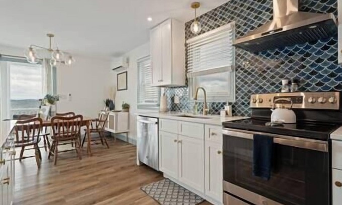 Town of Ledyard House | Private Lakeside Cottage w/Sauna