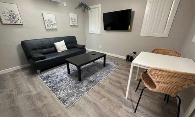 Los Feliz Apartment | Private Los Feliz Bungalow