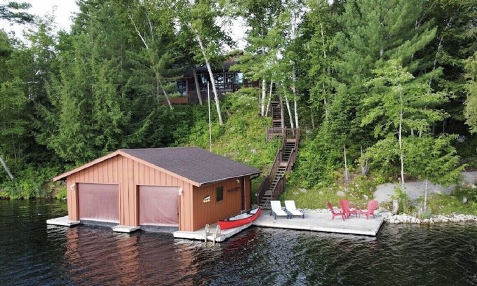 Georgian Bay Cottage | Private luxury cottage on the lake!