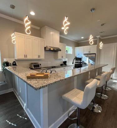 Cedar Creek House | Private Modern Urban Retreat