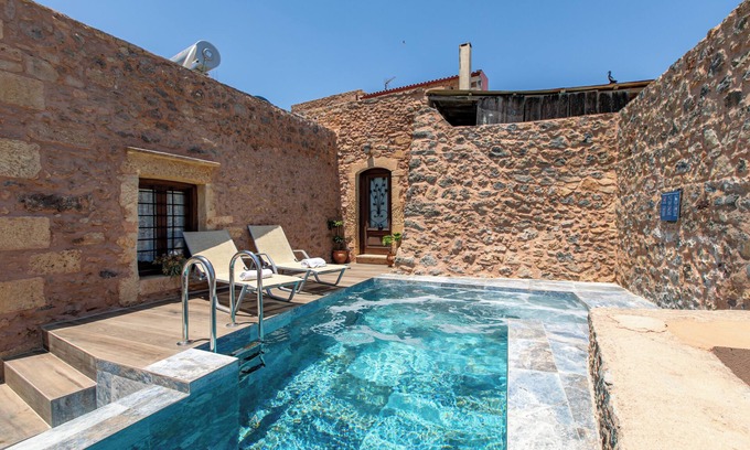 Astratigos Villa | Private Pool★Stone Villa★ BBQ & Wifi★ Jacuzzi