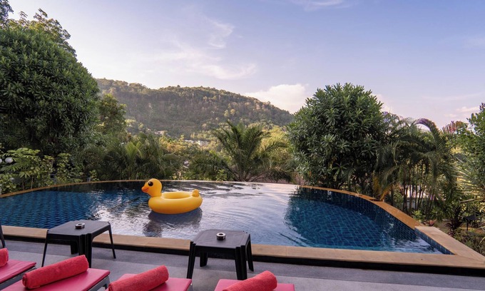 Chalong Villa | Private pool villa with infinity swimming pool