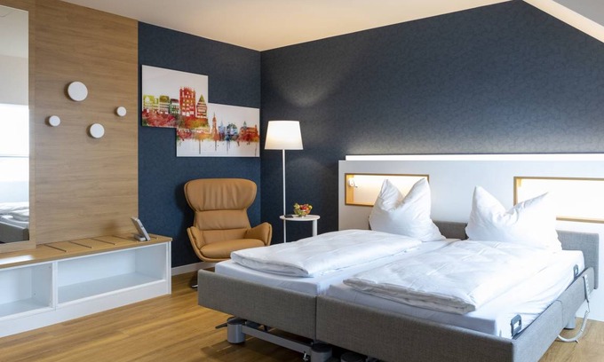 Oststadt/Stadtfeld Resort | Private room ∙ 4 guests