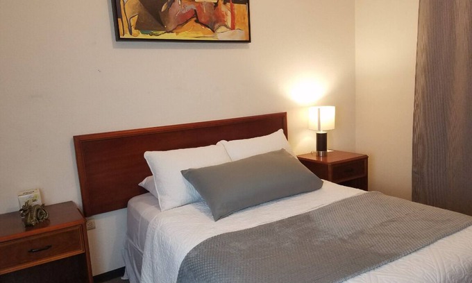 Juarez Municipality House | Private Room near US Consulate