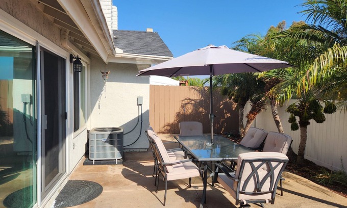 Bay Terraces House | Private Room w/A/C, WiFi, Desk, Full Bed, Smart TV & Keyless Lock - San Diego