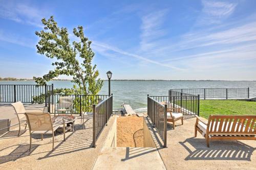 Hamlin County House | Private Sauna and Beach Lake Norden Cabin