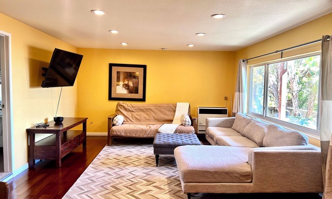 El Cerrito House | Private Suite in Little Hill for Extended Stay. Pet Friendly!