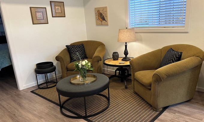 Powell River Apartment | Private suite steps away from the ferry and some of Powell River's best dining.