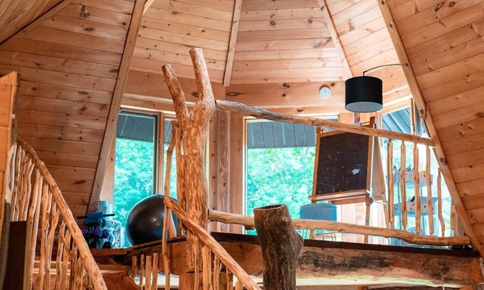 Catchacoma House | Private Treehouse in the Woods w/Hot Tub