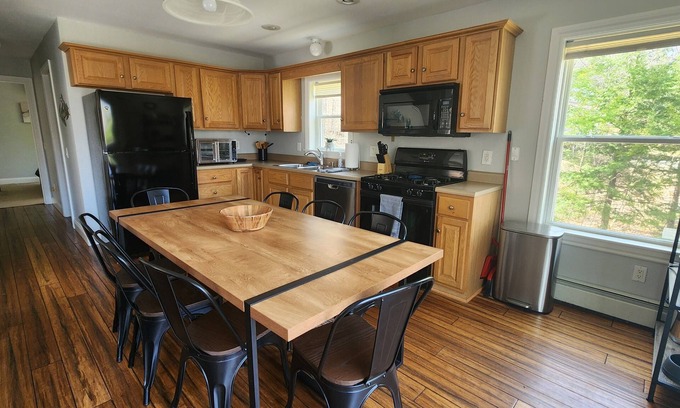 Campton House | Private Vacation Home in the White Mountains (DC26E)