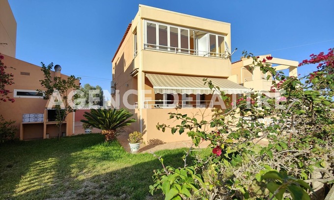 Peniscola Ski Chalet | Private villa with barbecue, 3 bedrooms, 2 bathrooms, common swimming pool with jacuzzi
