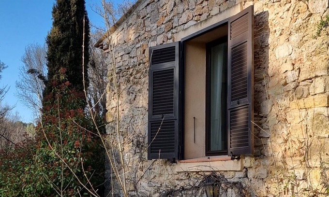 Entrecasteaux House | Provencal house by the river