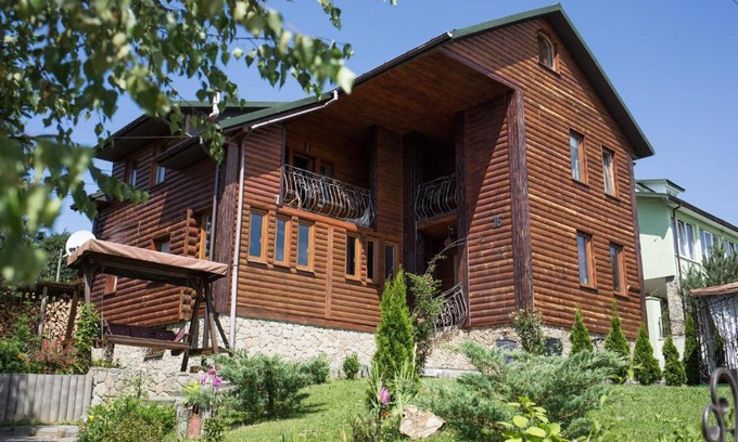 Skhidnytsya House | Pryvitannya Sontsyu