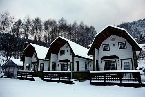 Bongpyeong House | Pyeongchang Jayeonel Dalmeunjip