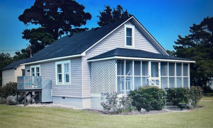 Swanquarter House | Quaint 3bedroom house in Swan Quarter with WiFi & AC. Close to public boat ramp.