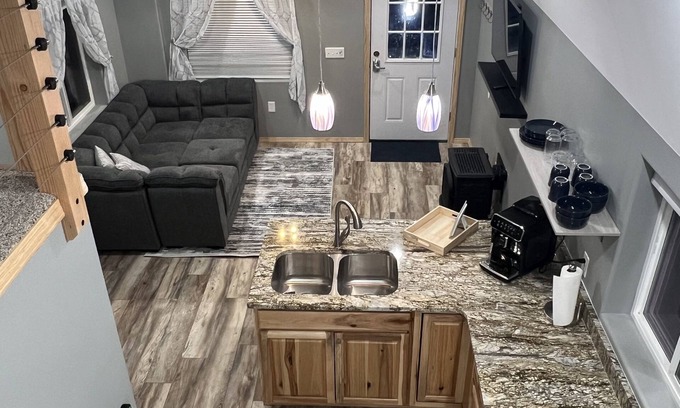 Wasilla Cabin | Quaint cozy cabin near Hatcher Pass. Clear Night Cabin B