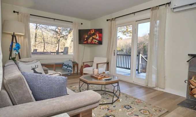 Johnsonburg House | Quaint, Off Grid Lakefront Cabin on 200 private Acres