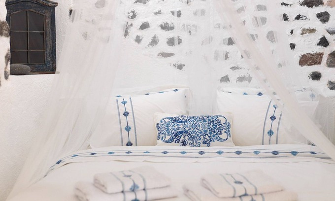 Exo Gonia Villa | Quaint Santorini Villa | Blue House | 1 Bedroom | Perfect Romantic Couples.