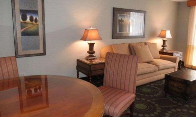 Airport Township Hotel | Quality Inn Florissant-St Louis