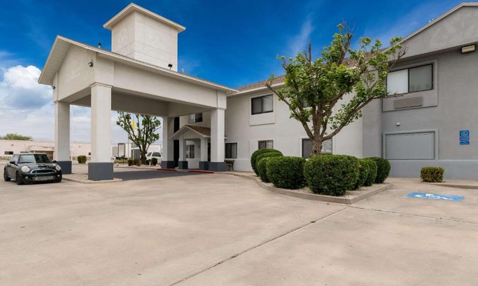 Artesia Hotel | Quality Inn & Suites Artesia