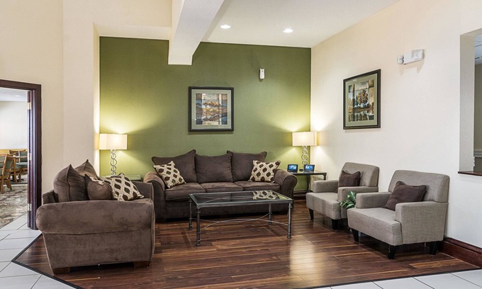 Harvey Hotel | Quality Inn & Suites near I-80 and I-294