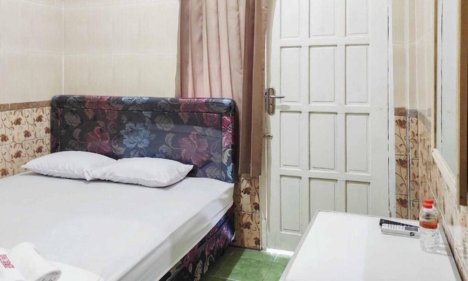 Kediri Hotel | Queen Asri Mitra RedDoorz