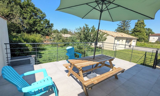 Castres Cabin | Quiet, 2 bedrooms, terrace, Garden Wifi, Connected TV, Air-conditioning.