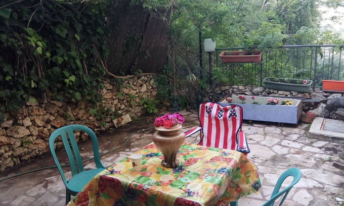 Mevaseret Zion House | quiet 5 rooms apt mevaseret zion for 42 days start 1 september