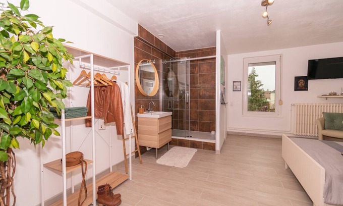 Puttelange-aux-Lacs Apartment | Quiet and Comfortable Zen Room