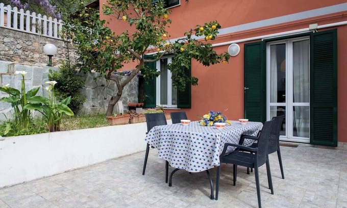 Le Grazie Apartment | Quiet and secluded, close to Cinque Terre, Porto Venere, Lerici, and Tellaro