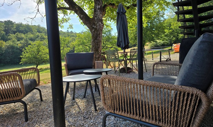 Meyrals Apartment | Quiet, charming and rejuvenating accommodation in the heart of Périgord Noir