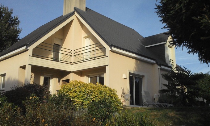 Saint-Saturnin House | Quiet, comfortable house 15 km from the 24-hour Le Mans racetrack.