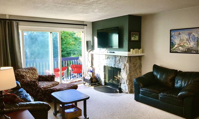 Alyeska Condo | Quiet condo five minutes from Alyeska Resort.