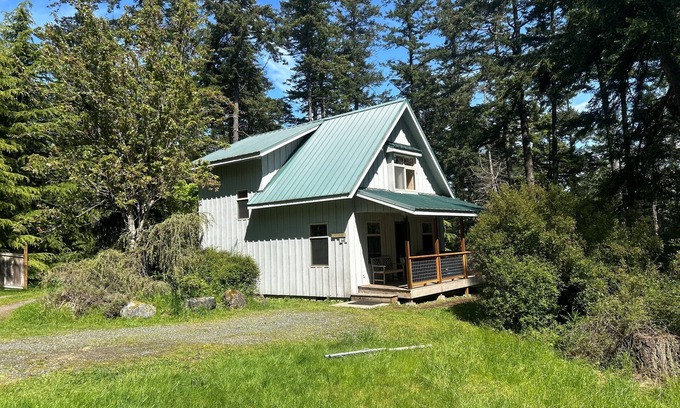 Eastsound House | Quiet Family-Oriented House at Laughing Moon Farm