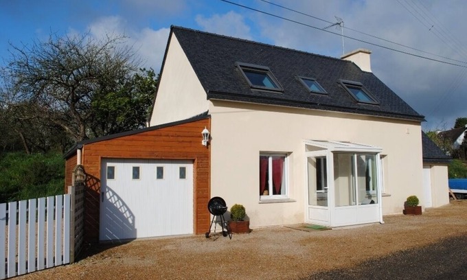 Plouegat-Moysan House | Quiet house 10 km from the sea; for animals contact the owner